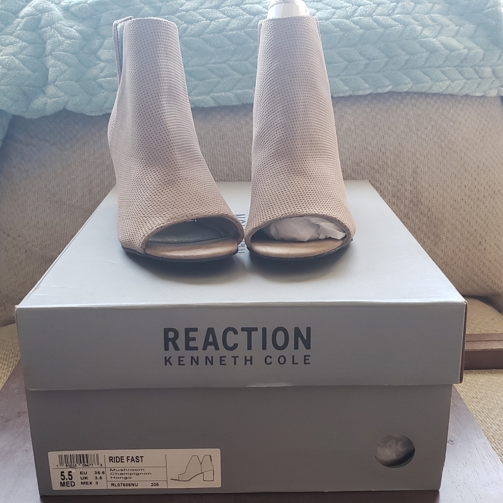 Kenneth Cole reaction Ride fast open toe